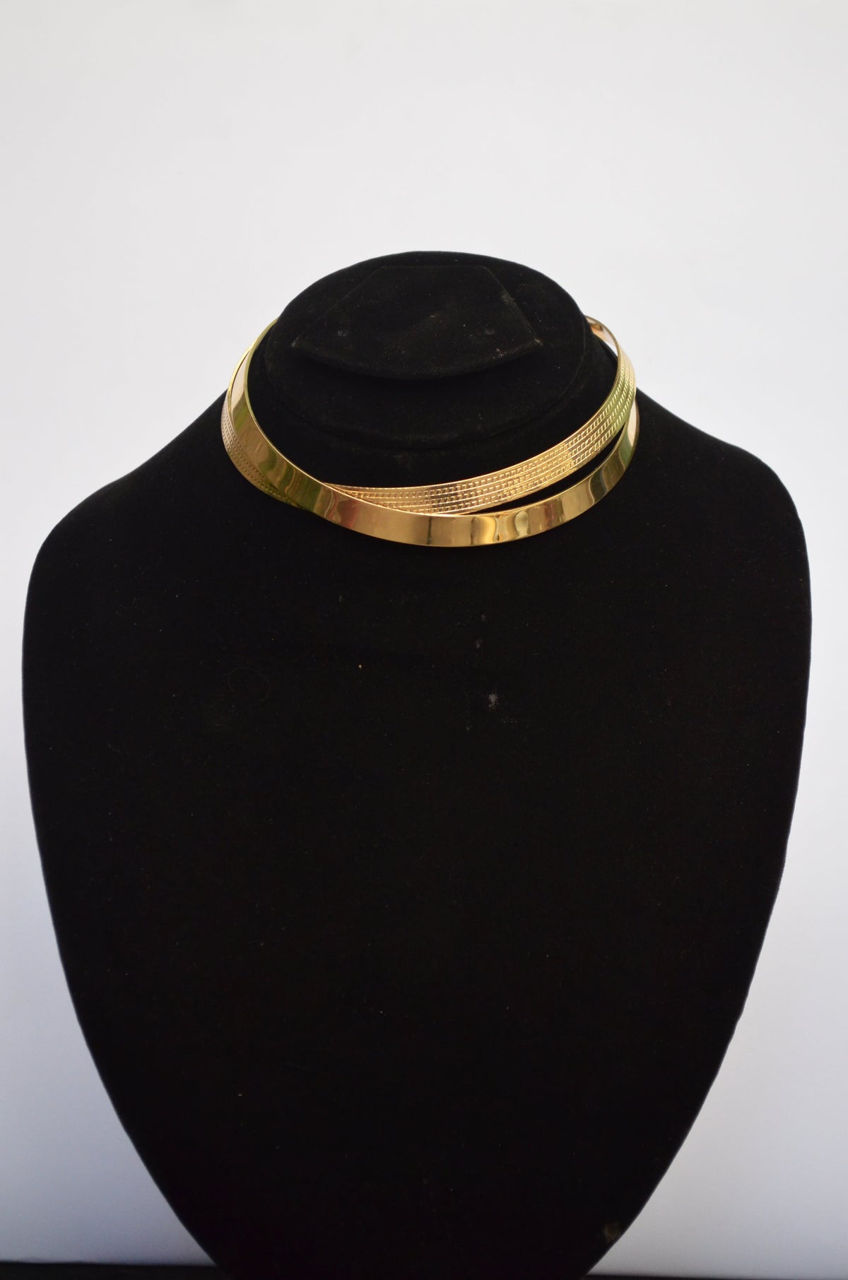 Double Glow Women Choker