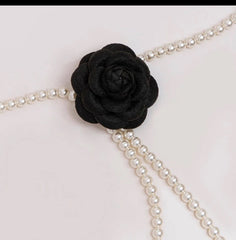 Pearl line with flower belt