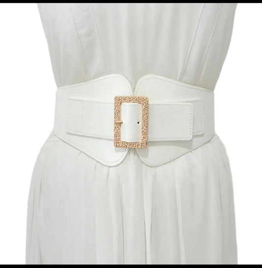 Wide strechable belt