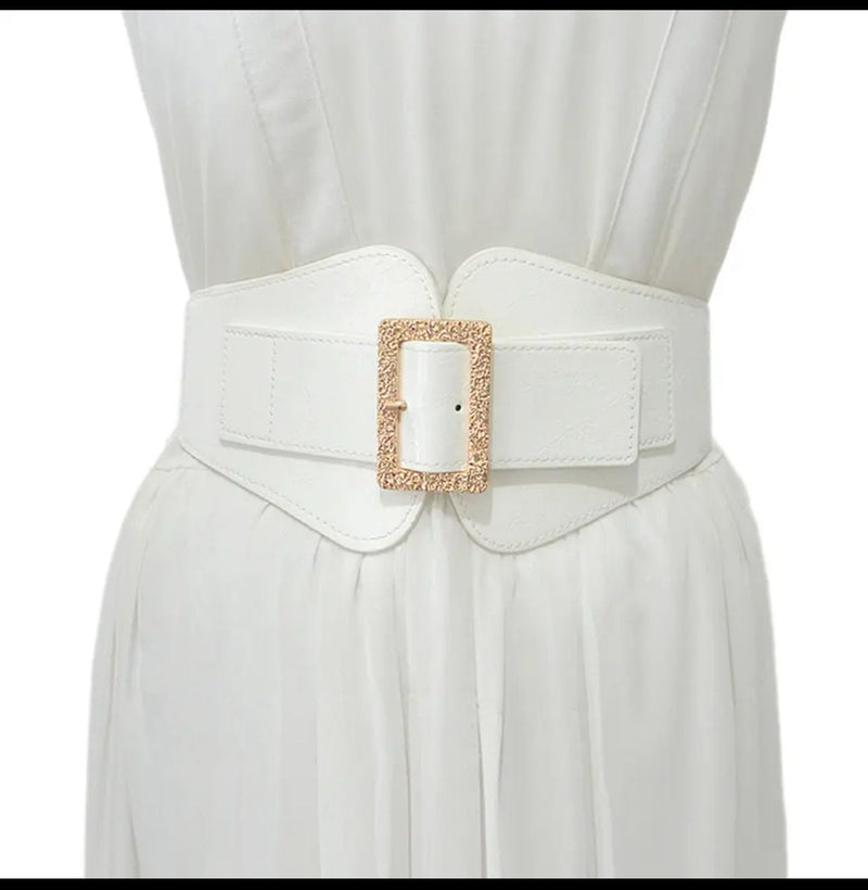 Wide strechable belt