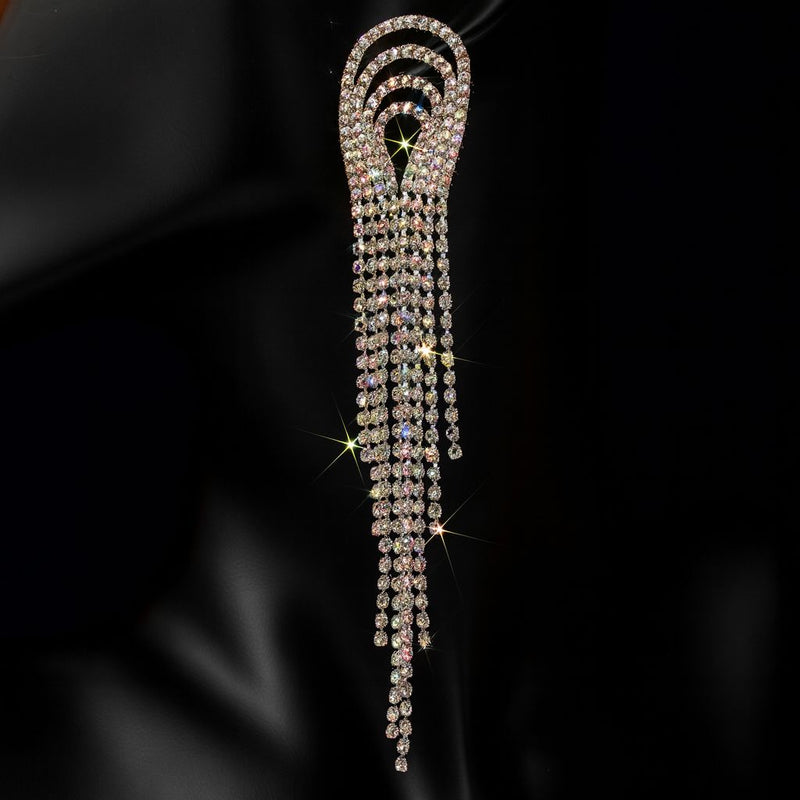 أقراط مرصعة بأحجار الراين