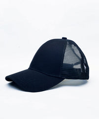 Casquette noire avec et sans moût