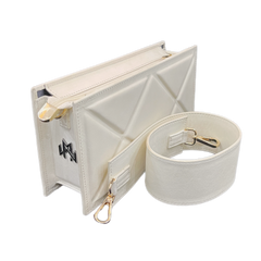 WM Ivory enchantment Quilted  (Leather Bag)